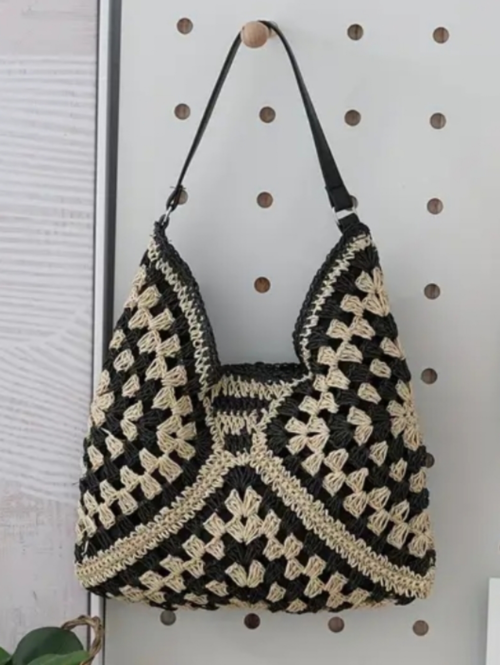 🎯NEW! Woven Straw Crochet Hobo Bag - Picture 2 of 4